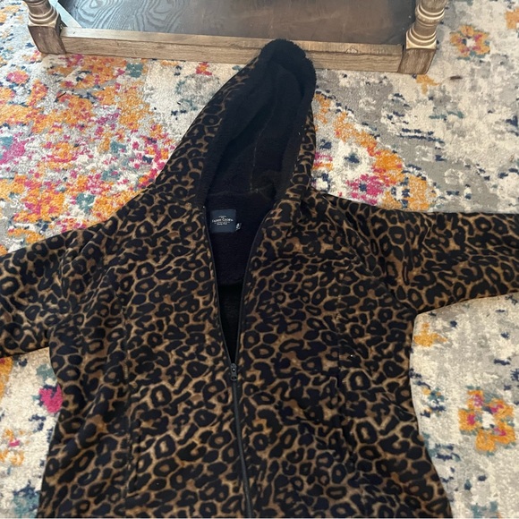 zip up cheetah - Picture 2 of 5